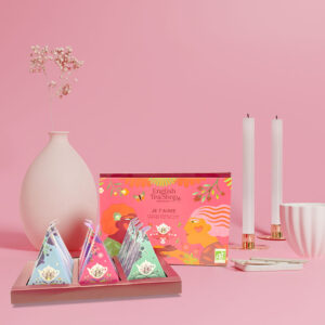 Coffret thé bio Fête des Mères avec sachets pyramides colorés et plateau dégustation 12 sachets