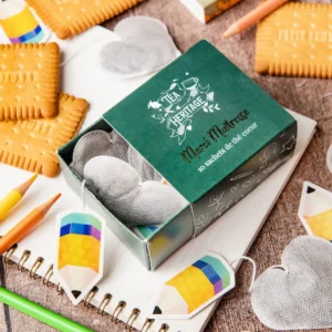 Mini coffret merci maîtresse avec 10 sachets de thé bio en forme de cœur